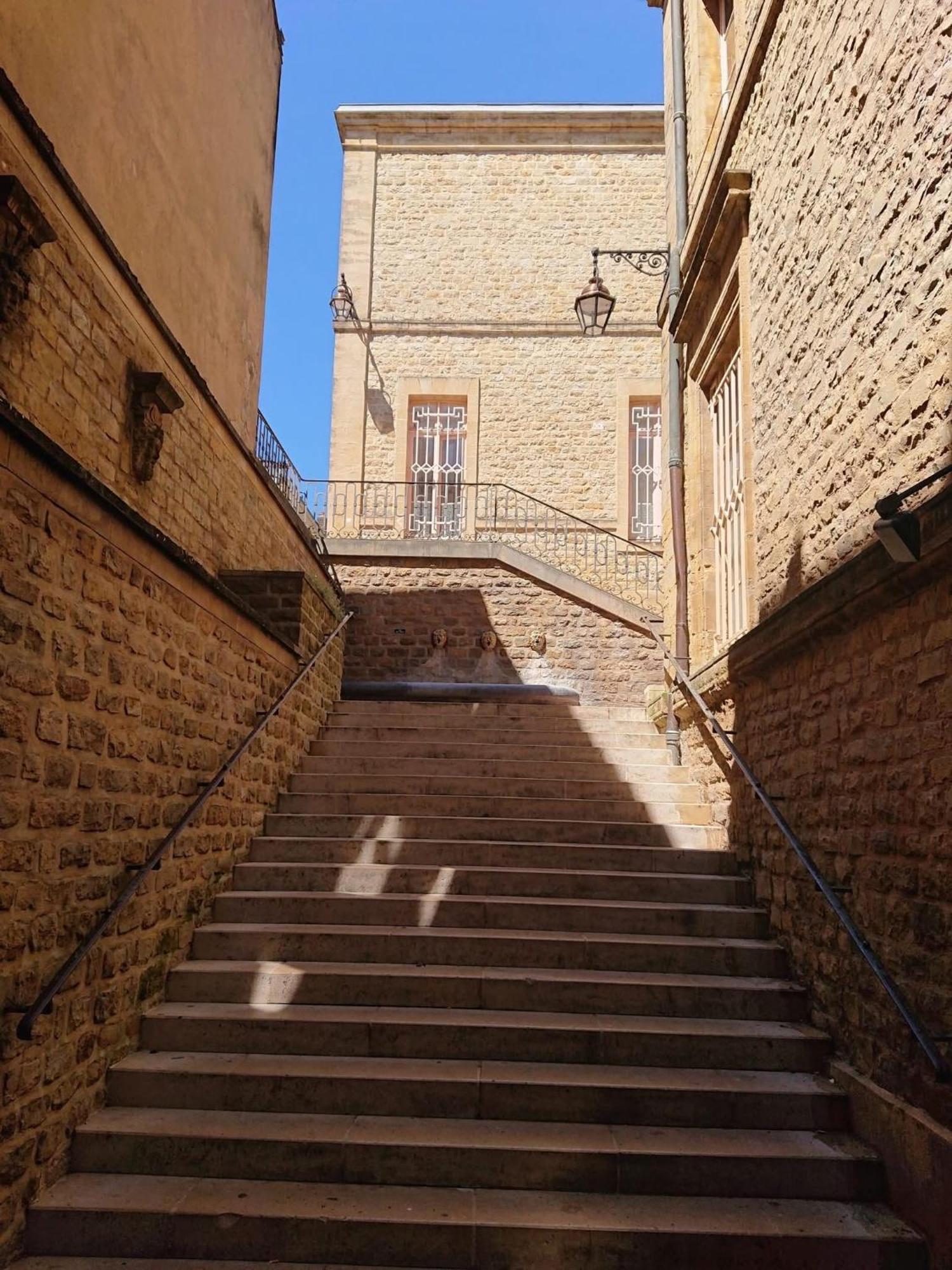 Le Petit Ardennais Charleville-Mézières Extérieur photo